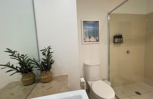Fingal Complejo | Coastal Cove Suite with balcony and heated pool - close to hot springs.