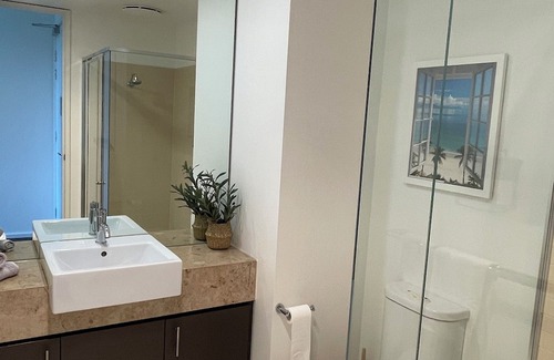 Fingal Complejo | Coastal Cove Suite with balcony and heated pool - close to hot springs.