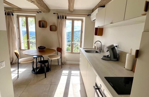 Callian Apartamento | Bright 2-room apartment with breathtaking view 10 minutes from Lake Saint Cassien