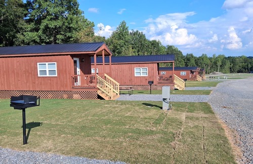 Kings Mountain Cabina | Beautiful cabins available between Kings Mountain Battleground & 2 Kings Casino!