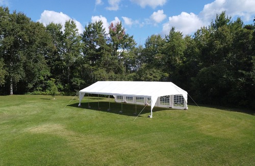 Durham Region Alquiler De RV | Spacious 20’x40’ Party Tent on 22-Acre Hilltop—Perfect for Events & Gatherings