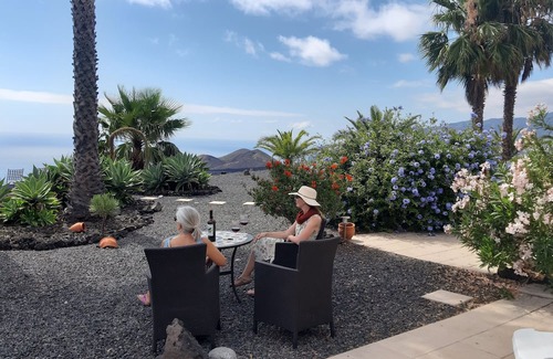 Los Llanos Apartamento | Spacious apartment in a quiet location with fantastic sunsets