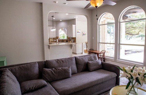 Austin Casa | Spacious 7-bedroom house at the junction of Austin, Driftwood & Dripping Springs