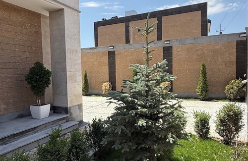 Oshakan Casa | Family House