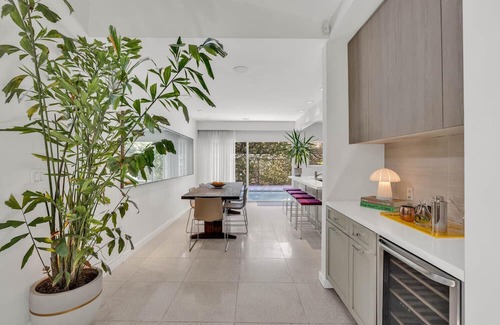 El Portal Casa | Artist Den Cozy Home with Pool and Parking