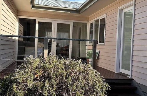 Neerim South Casa | Neeri Home is a central, peaceful retreat with enough room for everybody.