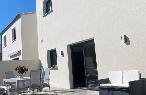 Beziers Villa | Modern villa between the sea and the vineyards