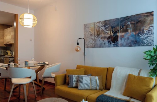 Puigcerda Apartamento | Cal Xera - Cozy first floor with fireplace and private garden