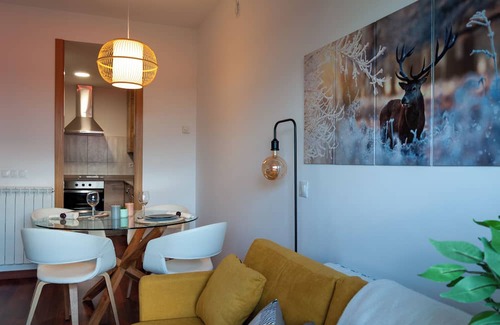 Puigcerda Apartamento | Cal Xera - Cozy first floor with fireplace and private garden
