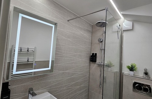 Moers Apartamento | Modern Homes - Fully equipped apartment - Balcony - Hotel beds - 4K TV - WiFi