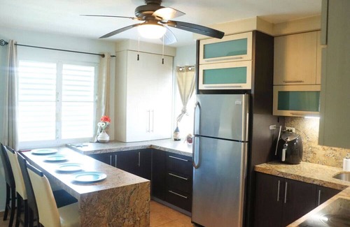 El Combate Apartamento | Vibrant Location, Pool and Beach Hits