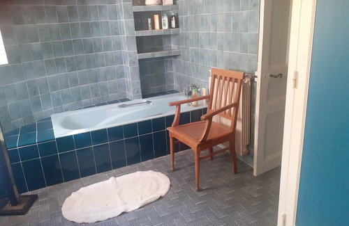 Brignoles Cama Y Desayuno | Room 'Chambre Jules' with Mountain View, Shared Pool and Shared Terrace