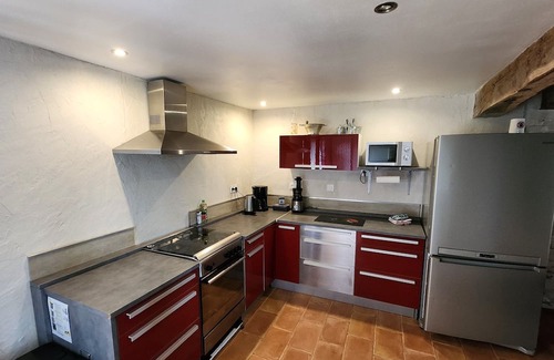 Canens Casa | Peaceful gîte in the heart of nature with large swimming pool and view of the Pyrenees.