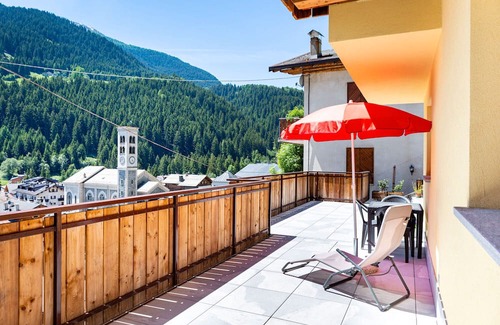 Isolaccia Apartamento | Apartment '2' with Mountain View, Shared Terrace and Wi-Fi