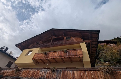 Isolaccia Apartamento | Apartment '3' with Mountain View, Shared Garden and Wi-Fi