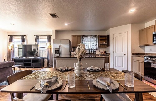 Medina Valley Casa | Elegance Meets Luxury, 6 BR Home, Lackland Base