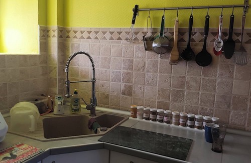Bricquebec-en-Cotentin Apartamento | Loft with small kitchen. Suitable for students or people on the move