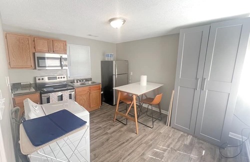 Memphis Casa | Beautiful 2 bedroom 1 bathroom small home in East Memphis