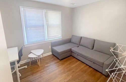 Memphis Casa | Beautiful 2 bedroom 1 bathroom small home in East Memphis