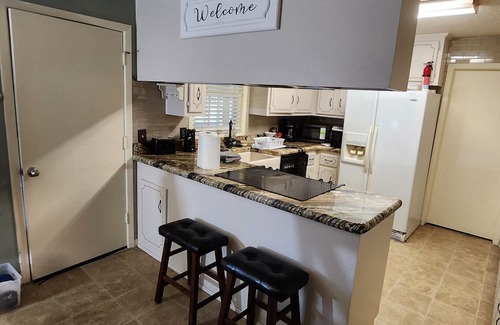 Valdosta Casa | Welcome To the Ranch at White Water- Charming home on 5 acres with event patio.