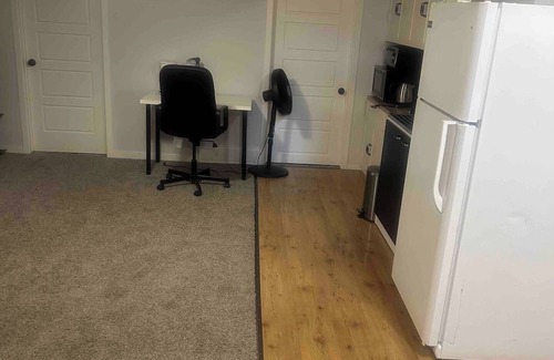 Southeast Calgary Casa | Adorable 2 bedroom basement with private parking