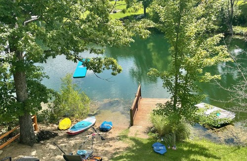 Bonne Terre Casa | Serene retreat with lake views. Long-term rental and family friendly.