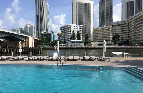 Hallandale Beach Apartamento | BeachWalk Condo with Beach Club, 1bed 1bath