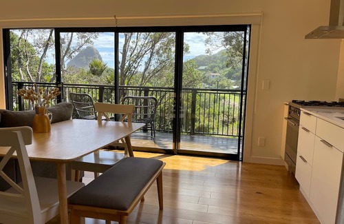 Piha Casa | "Ruruwai" Perfect Piha Beach getaway