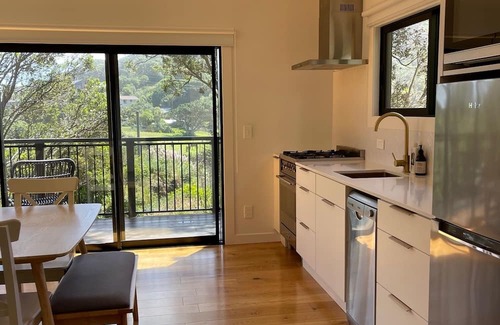 Piha Casa | "Ruruwai" Perfect Piha Beach getaway