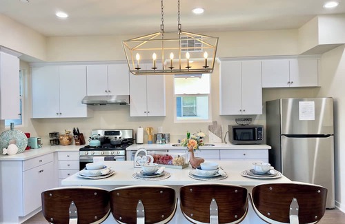 Alhambra Casa | Jie’s choice- City Lights Townhouse 15mins to DT