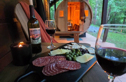 Ellijay Cabina | Serene Ellijay Cabin w/Hot Tub, Firepit, and Sauna