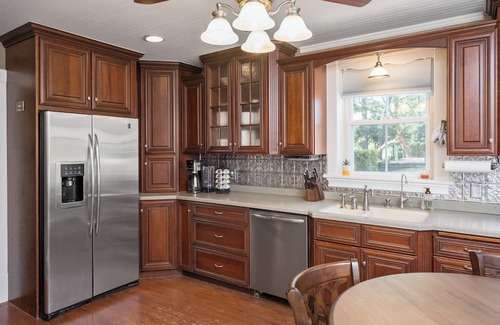 Linville Otro | Tranquil 4-bedroom farmhouse in Linville with AC, WiFi. Enjoy the serenity