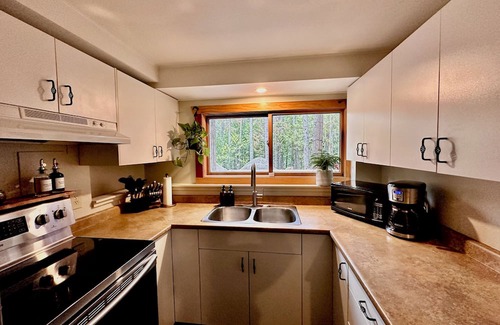 East Kootenay Casa | Alpine Retreat Basement Suite