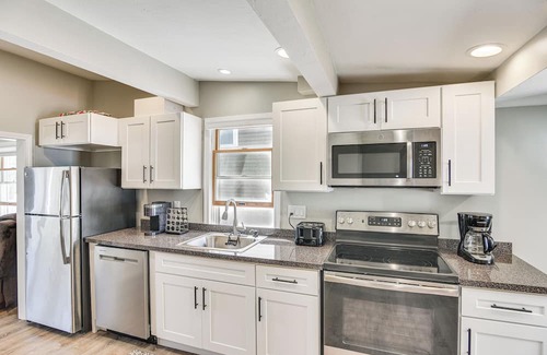 White Island Shores Cabaña | Cottage on Private Pond w/ Beach in Wareham