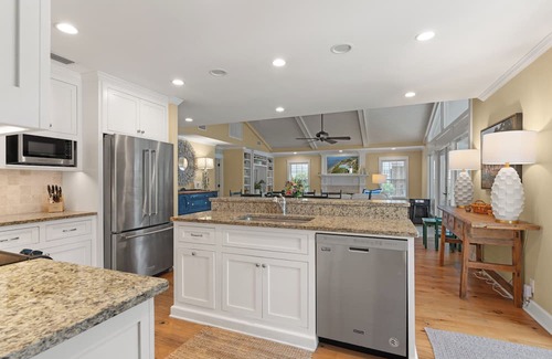 East Beach Casa | The Blue Door Cottage sleeps 8 and makes for a perfect beach getaway