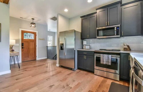 Fairview Casa | Asheville Mountain Retreat with Incredible Views!