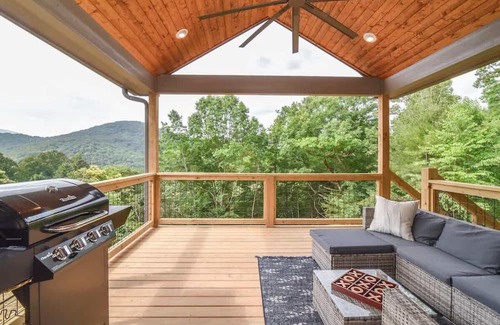 Fairview Casa | Asheville Mountain Retreat with Incredible Views!