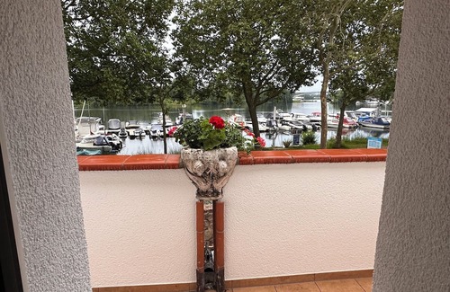 Schierstein Casa | Historisches Fischerhaus Direkt am Hafen Wasserfront! Mediterranes Lebensgefühl
