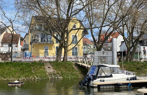 Schierstein Casa | Historisches Fischerhaus Direkt am Hafen Wasserfront! Mediterranes Lebensgefühl