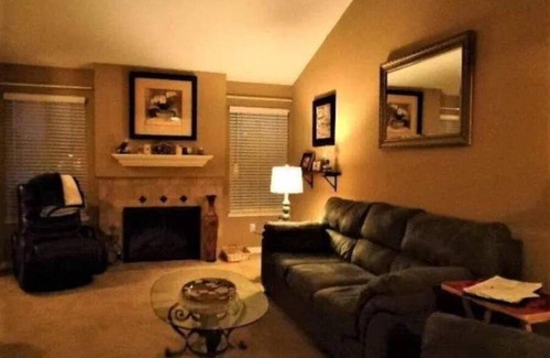 Modesto Condominio | Cute and Cozy