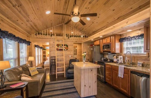 Upward Casa | Lakeview Cottage Summ