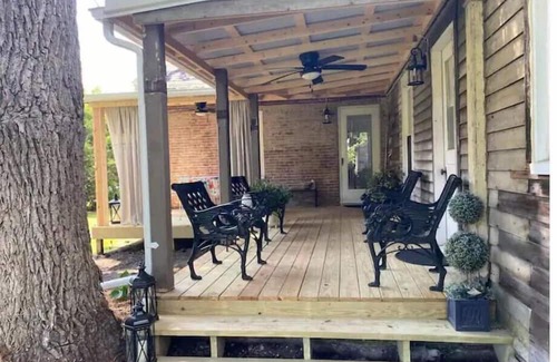 Hillsboro Casa | Spacious modernized historic home located in downtown Hillsboro.