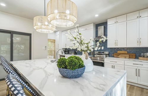 New Braunfels Casa | River Front Luxe House With Amazing Views and King be Guadalupe Float Path 3 Decks, Out Door Shower