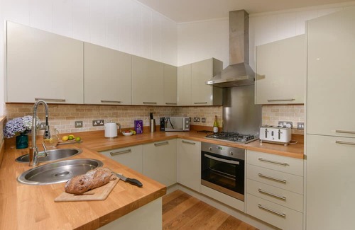 Looe Cabaña | 10 STONERUSH VALLEY, family friendly, country holiday cottage in Looe