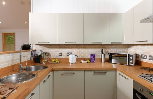 Looe Cabaña | 10 STONERUSH VALLEY, family friendly, country holiday cottage in Looe