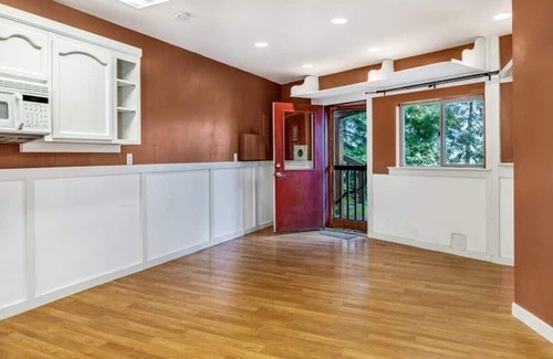 Skidmore Academy Historic District Casa | Monthly Rental Circular House blocks to Downtown & Oregon Shakespeare Festival