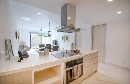 El Tezal Apartamento | 2BR Gem: City & Beach