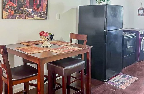 Birmingham Apartamento | Cozy 2 Bedroom in Ensley Close to DTown and Quiet!