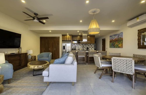 Libertad Condominio | 3BR Condo: Partial Sea View, Pool & Jacuzzi