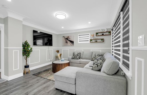 Windsor Apartamento | Luxury 2 bedroom apartment in south Windsor, 2 minutes from Ambassador bridge.